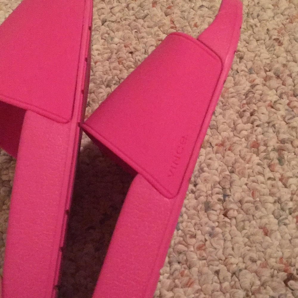 Vince slides - Picture 4 of 5
